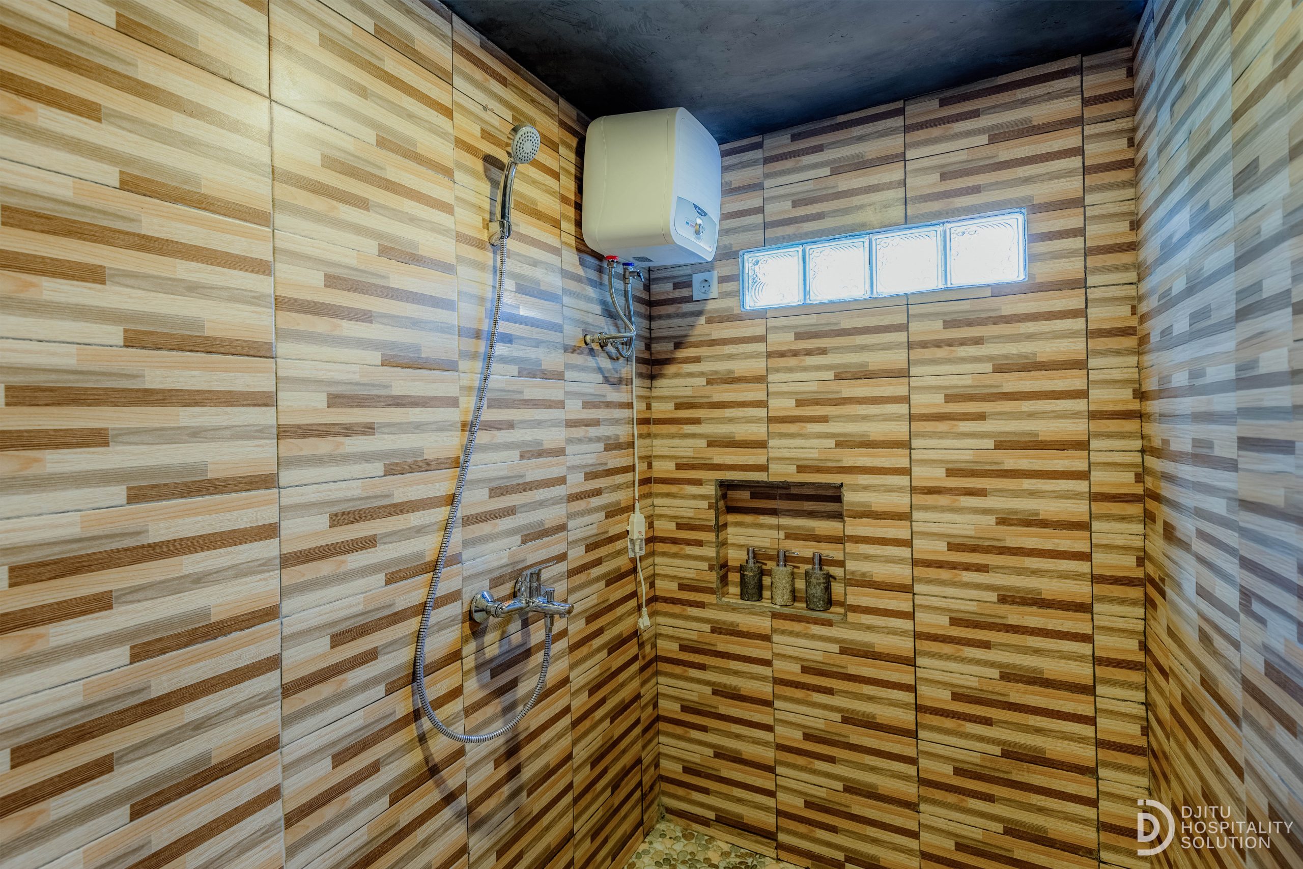 3B2A1581-HDR copy 2